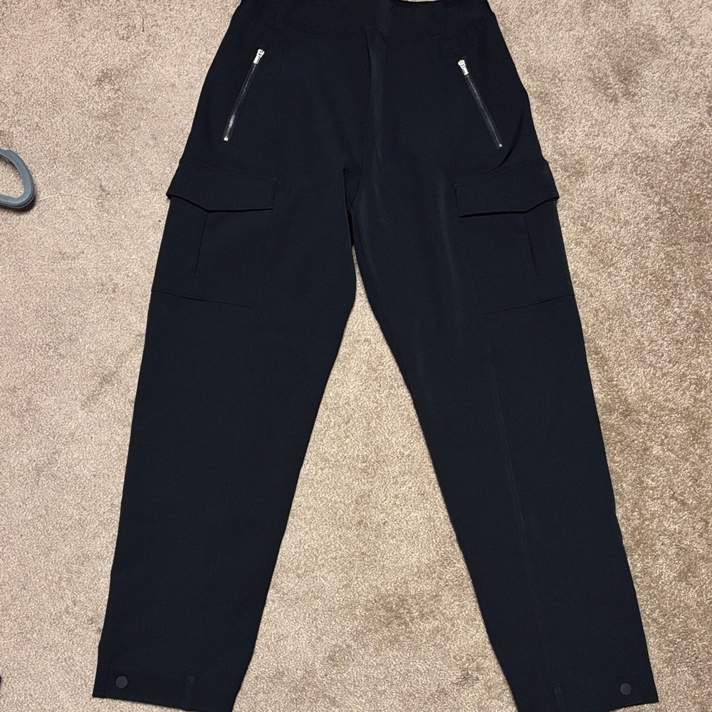 Women’s Athleta Black Cargo Pants